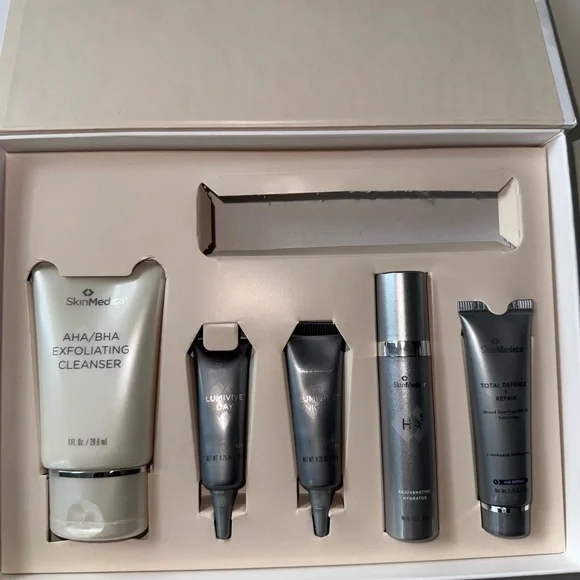 SkinMedica Cleanser & Serum Set - Picture 2 of 5